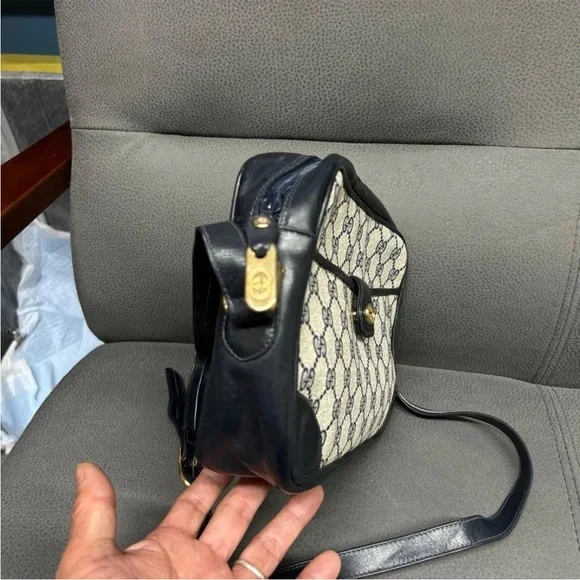 Gucci Black and Cream Crossbody Bag - Picture 3 of 10